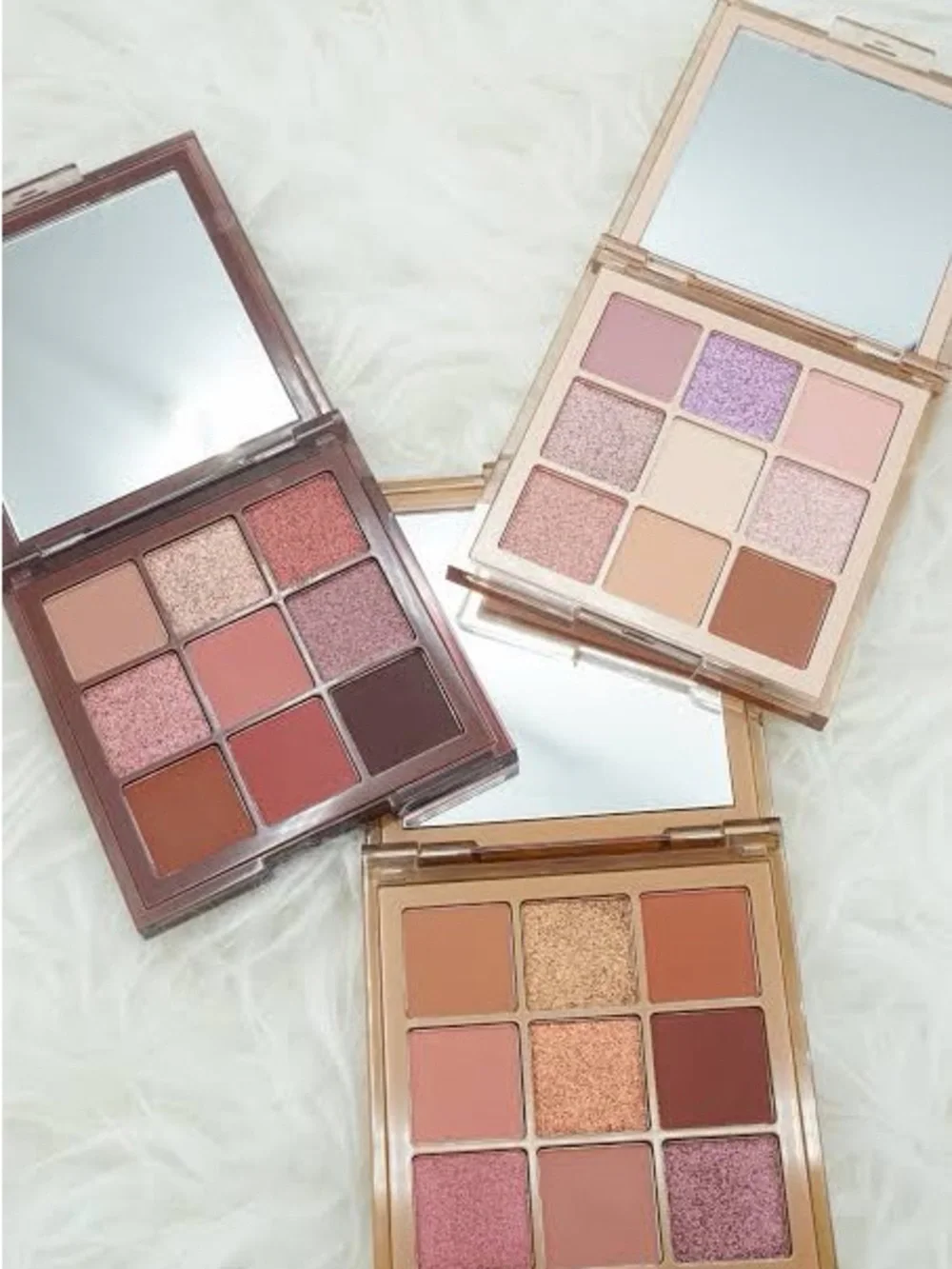 HUDA BEAUTY Nude Eyeshadow Palette Light & Medium Buddle - Pink & Brown Tones